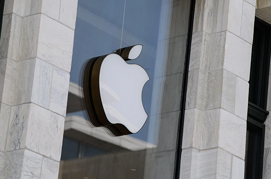 Apple урегулирует иск за $490 млн