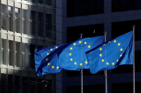 ЕС требует от IT-гигантов: остановить дезинформацию и незаконный ИИ